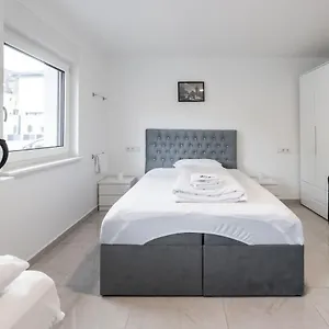 By Staystay I 24 Check-in Gasthof Nürnberg